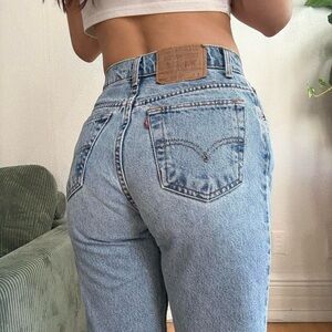 Levi’s 550 Vintage Jeans | High Rise | Relaxed Tapered | Light Wash | Size 7
